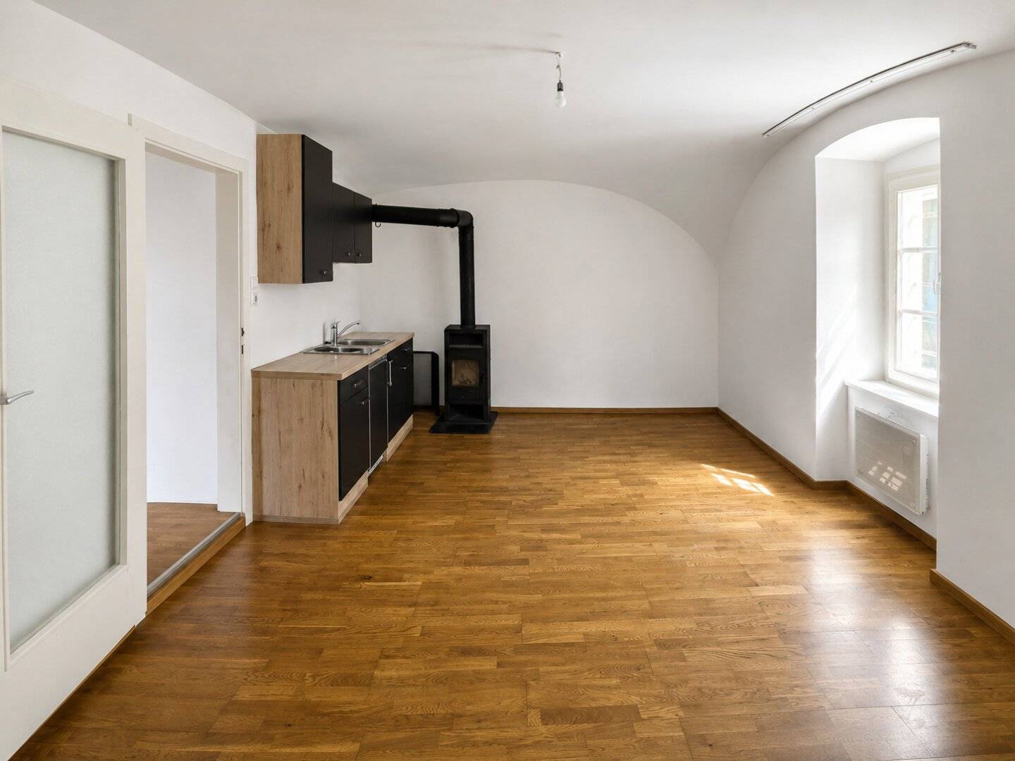 2-room ground floor apartment in Bruck city centre