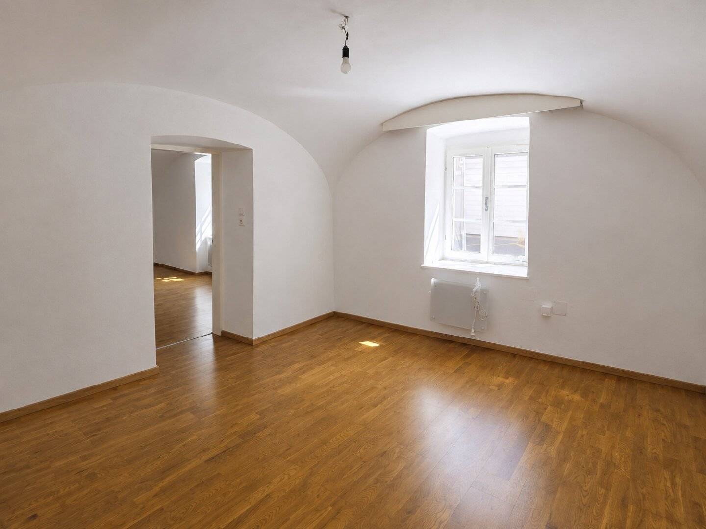 2-room ground floor apartment in Bruck city centre
