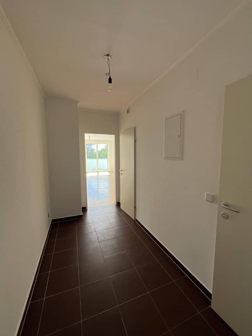 Spacious 3-room apartment with distant view in the center - LEOBERSDORF