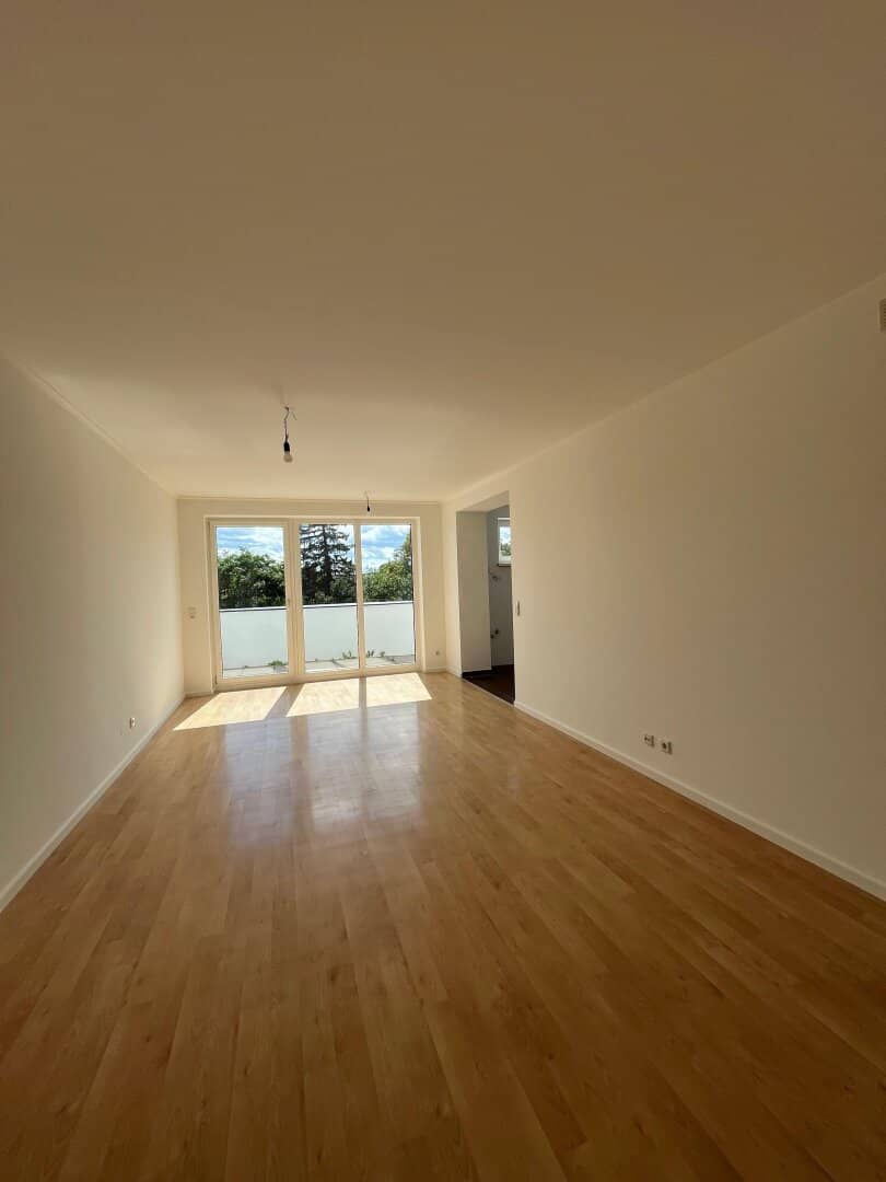 Spacious 3-room apartment with distant view in the center - LEOBERSDORF