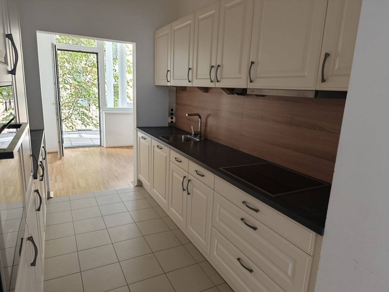 Balcony apartment near U3 Hütteldorfer Straße