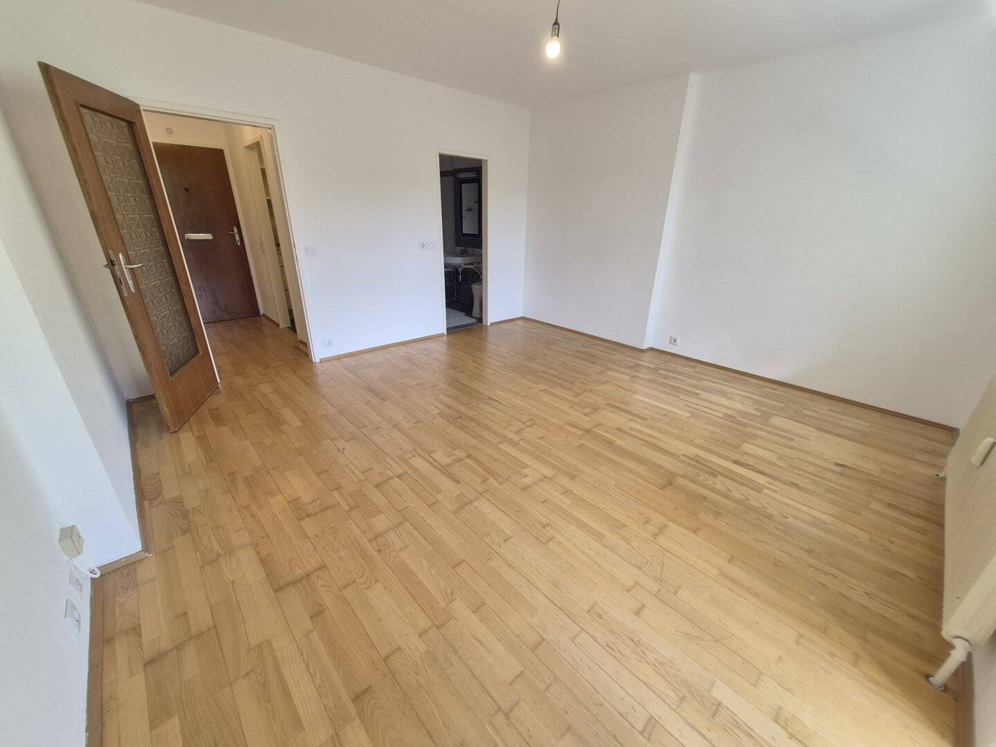 SUPERGÜNSTIGE GARCONNIERE MIT BALKON!