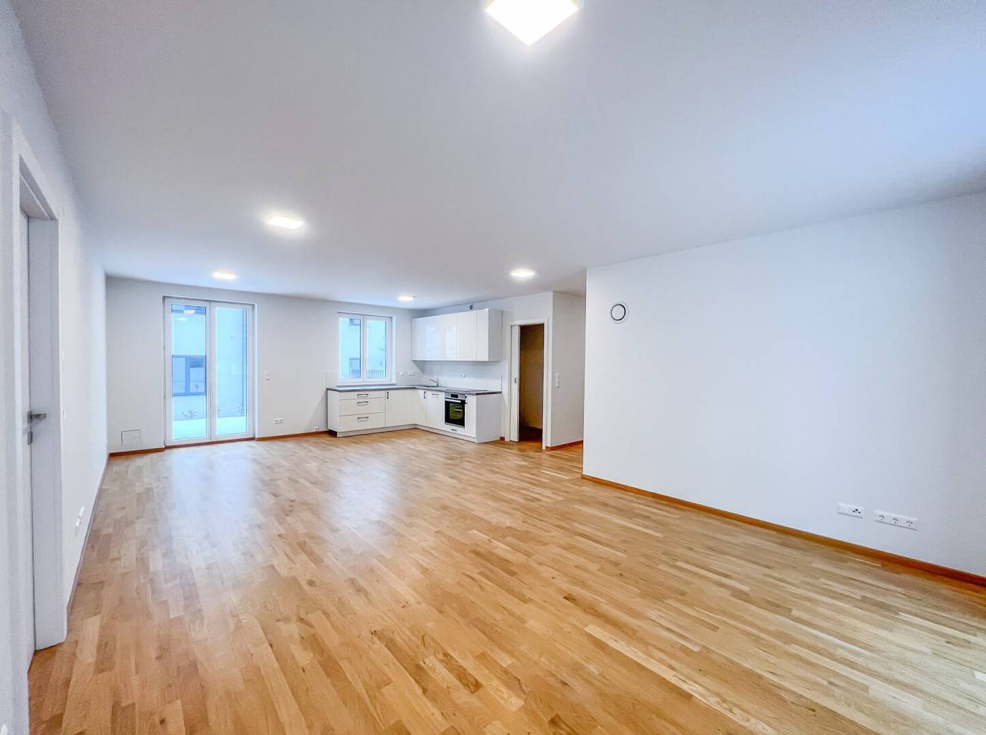 Garden apartment with 4 rooms 121.50 m2 living space 47.84 m2 garden and 2 terraces in Untermauerbach in absolute green quiet location