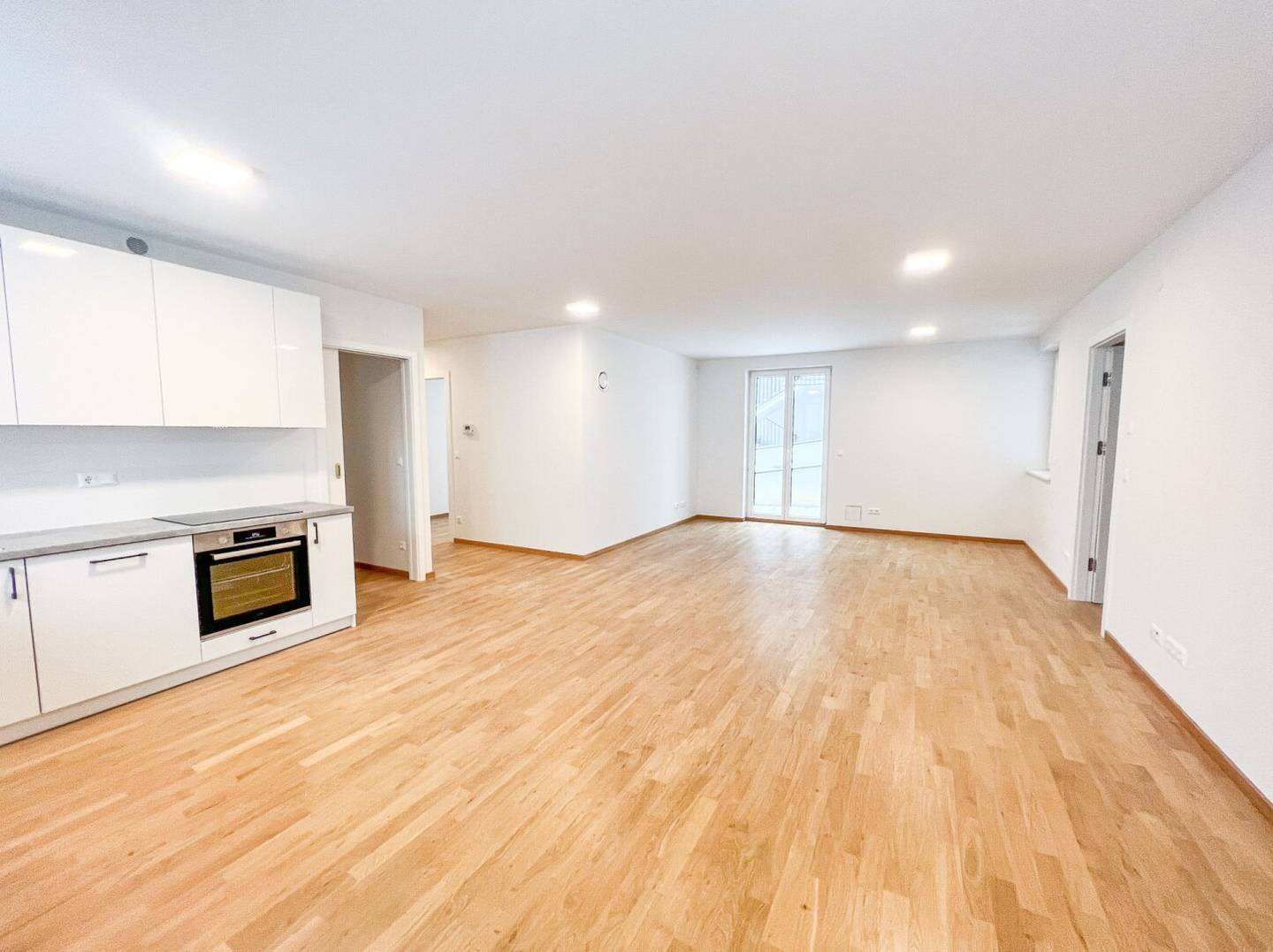 Garden apartment with 4 rooms 121.50 m2 living space 47.84 m2 garden and 2 terraces in Untermauerbach in absolute green quiet location