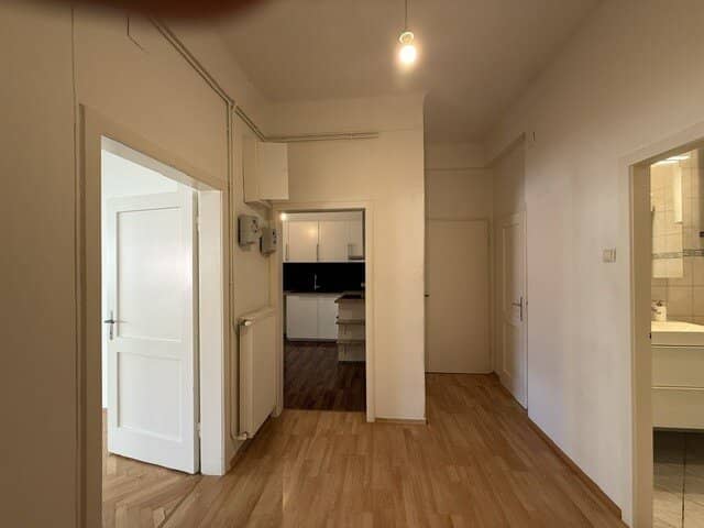 Modern 2-room apartment in Graz, 75 m², with fitted kitchen and elevator