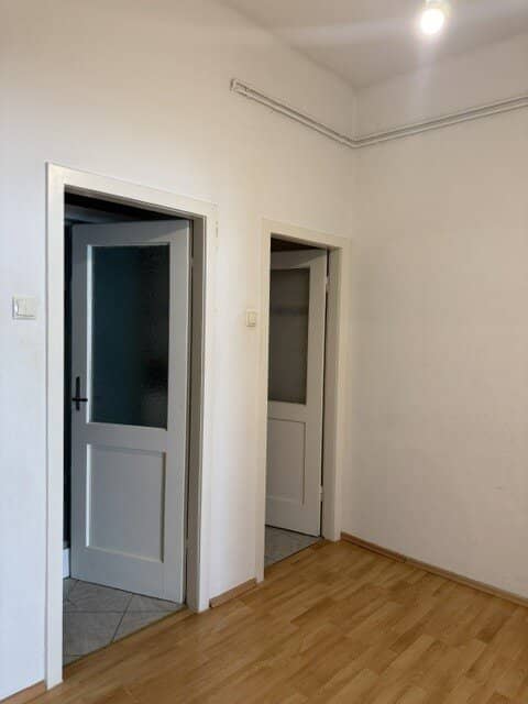 Modern 2-room apartment in Graz, 75 m², with fitted kitchen and elevator