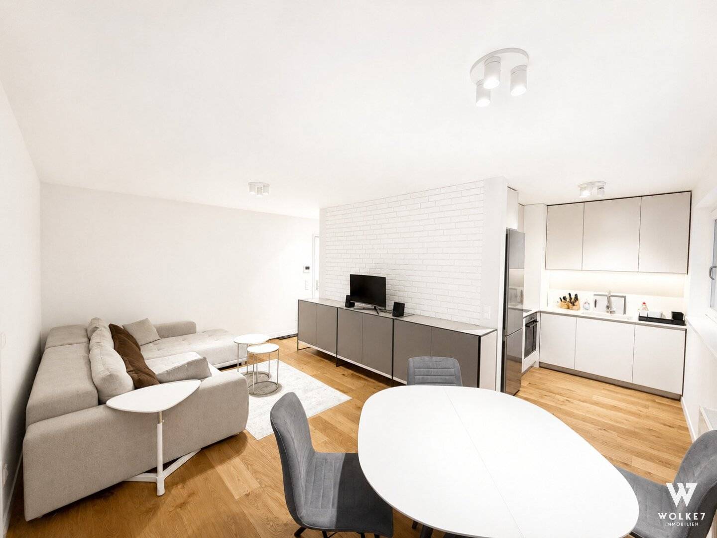 URBAN LIVING | Exklusive 2-Zimmer-Wohnung mit Loggia – vollmöbliert &amp; bezugsfertig |