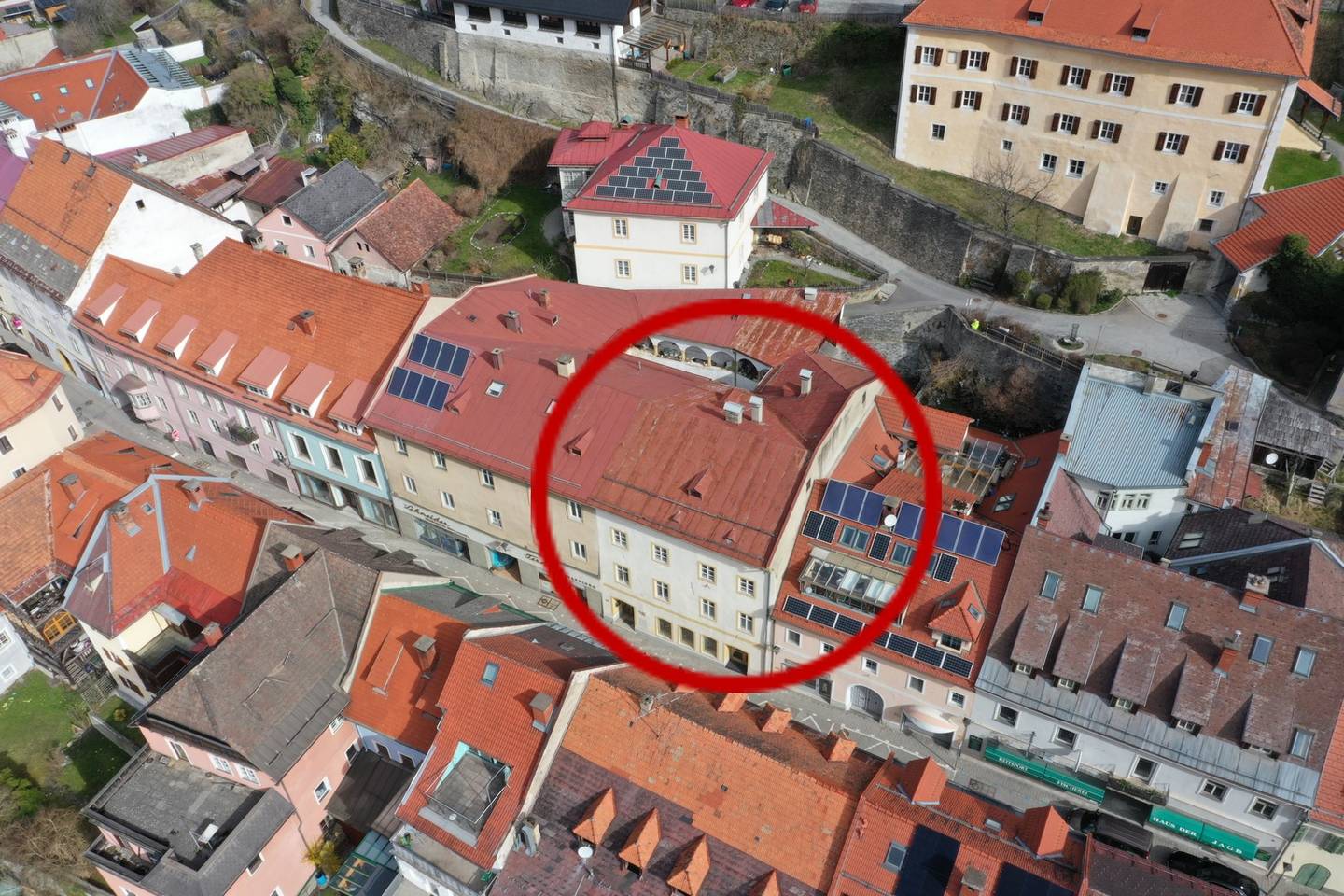 Provisionsfreie Wohnung mit Geschäftslokal und Garten