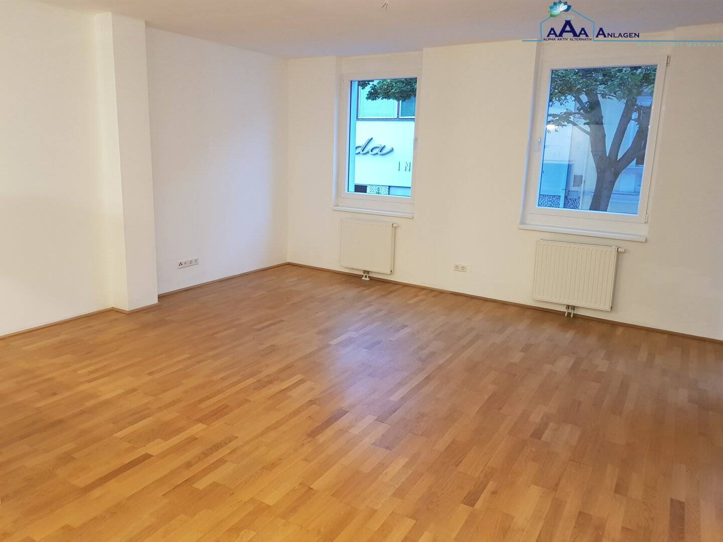 Like-new 2-room apartment in Wolkersdorf with balcony, fitted kitchen &amp; elevator