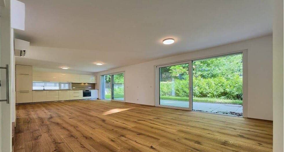 HOCHWERTIGE DOPPELHAUSHÄLFTE MIT GARTEN - STELLPLÄTZE - KELLER IN TRAUMHAFTER LAGE!