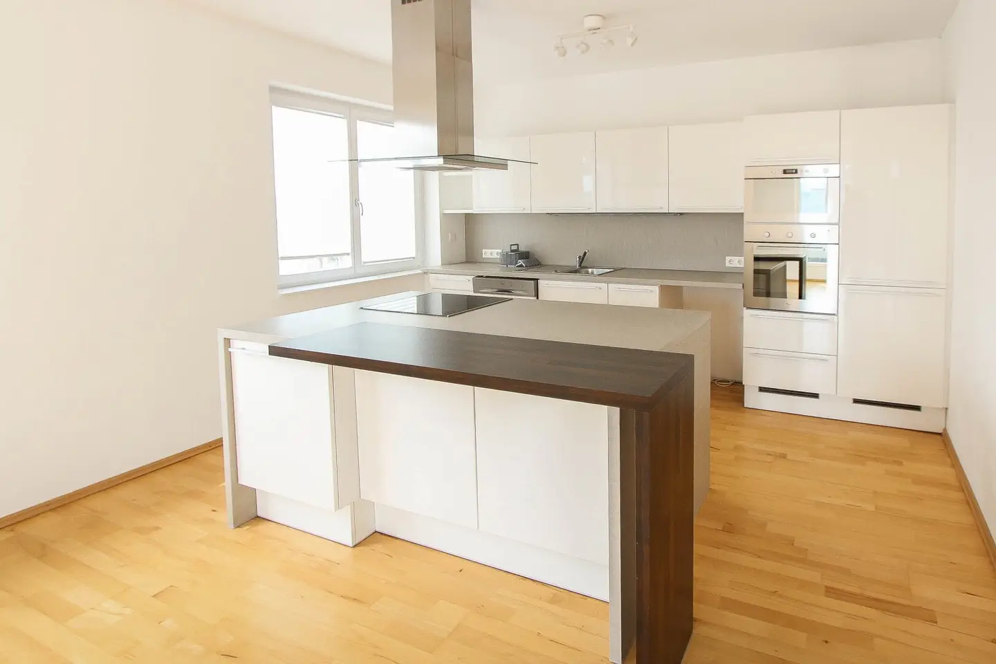 Spacious living at the highest level with terrace!