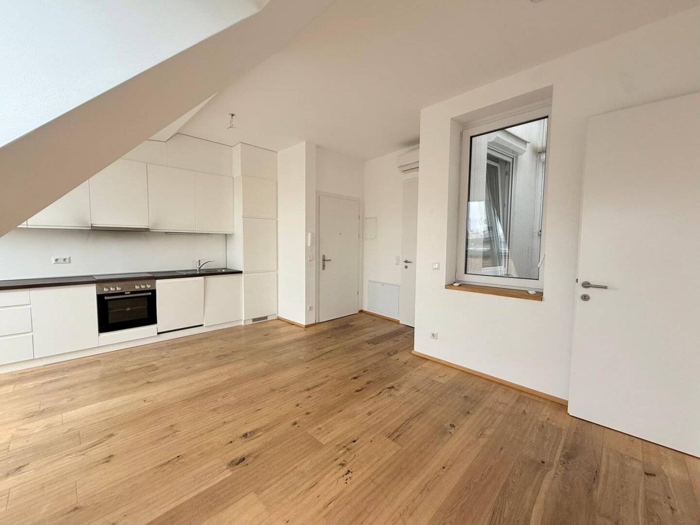 Rendite Zinshaus mit 15 Dachgeschosseinheiten! Ideal für Anleger!