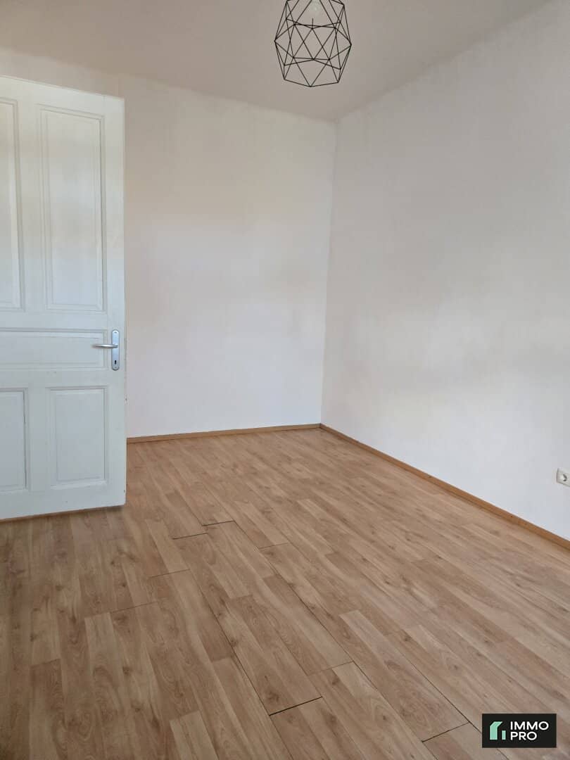 Central 2-room apartment with balcony