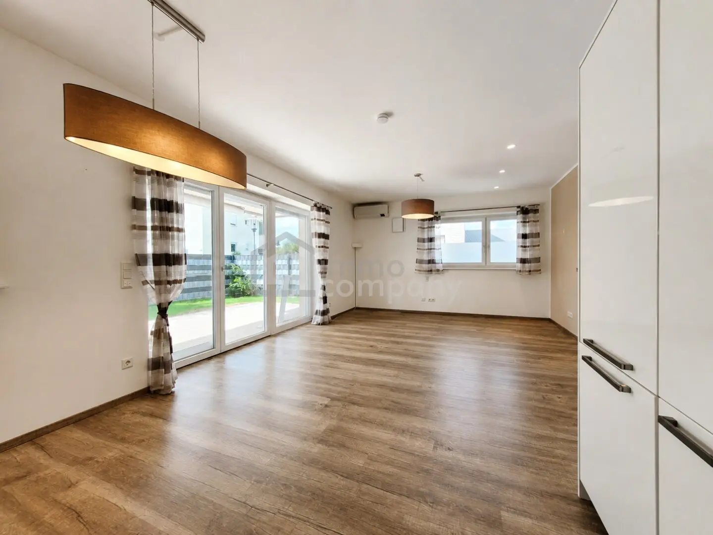 Modern 4-room garden apartment