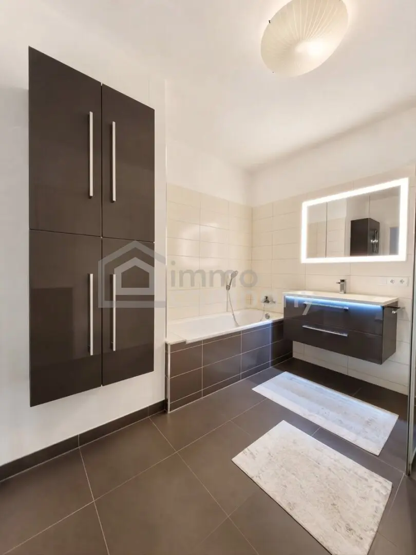 Modern 4-room garden apartment