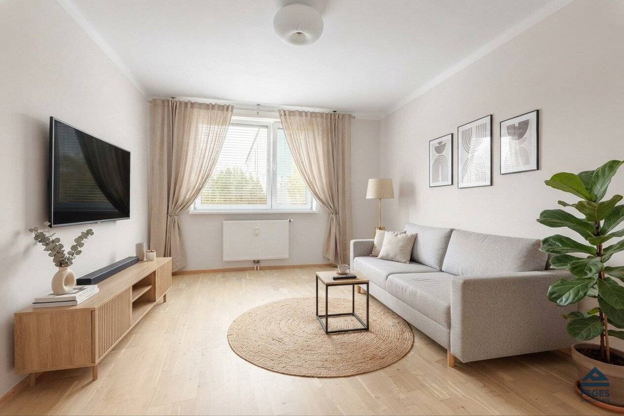 EVERYTHING NEARBY: 2-room apartment with parking space, Salzburg - Near Europark