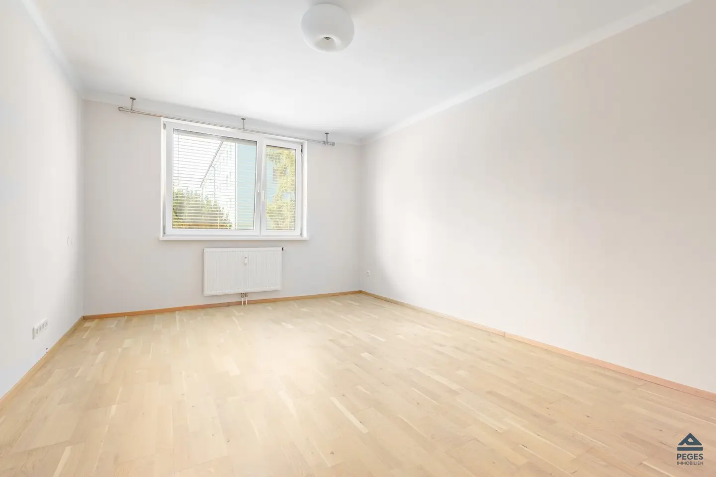 EVERYTHING NEARBY: 2-room apartment with parking space, Salzburg - Near Europark
