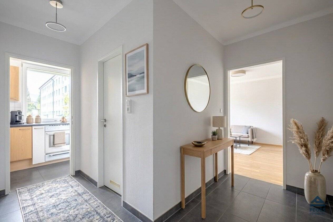 EVERYTHING NEARBY: 2-room apartment with parking space, Salzburg - Near Europark