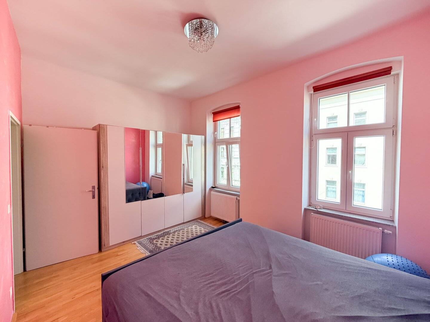 Furnished approx. 71 m2 three-room apartment available for a transfer fee