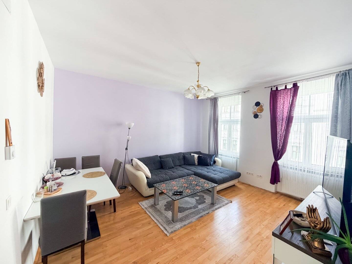 Furnished approx. 71 m2 three-room apartment available for a transfer fee