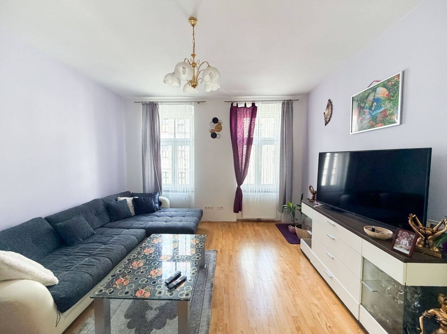 Furnished approx. 71 m2 three-room apartment available for a transfer fee