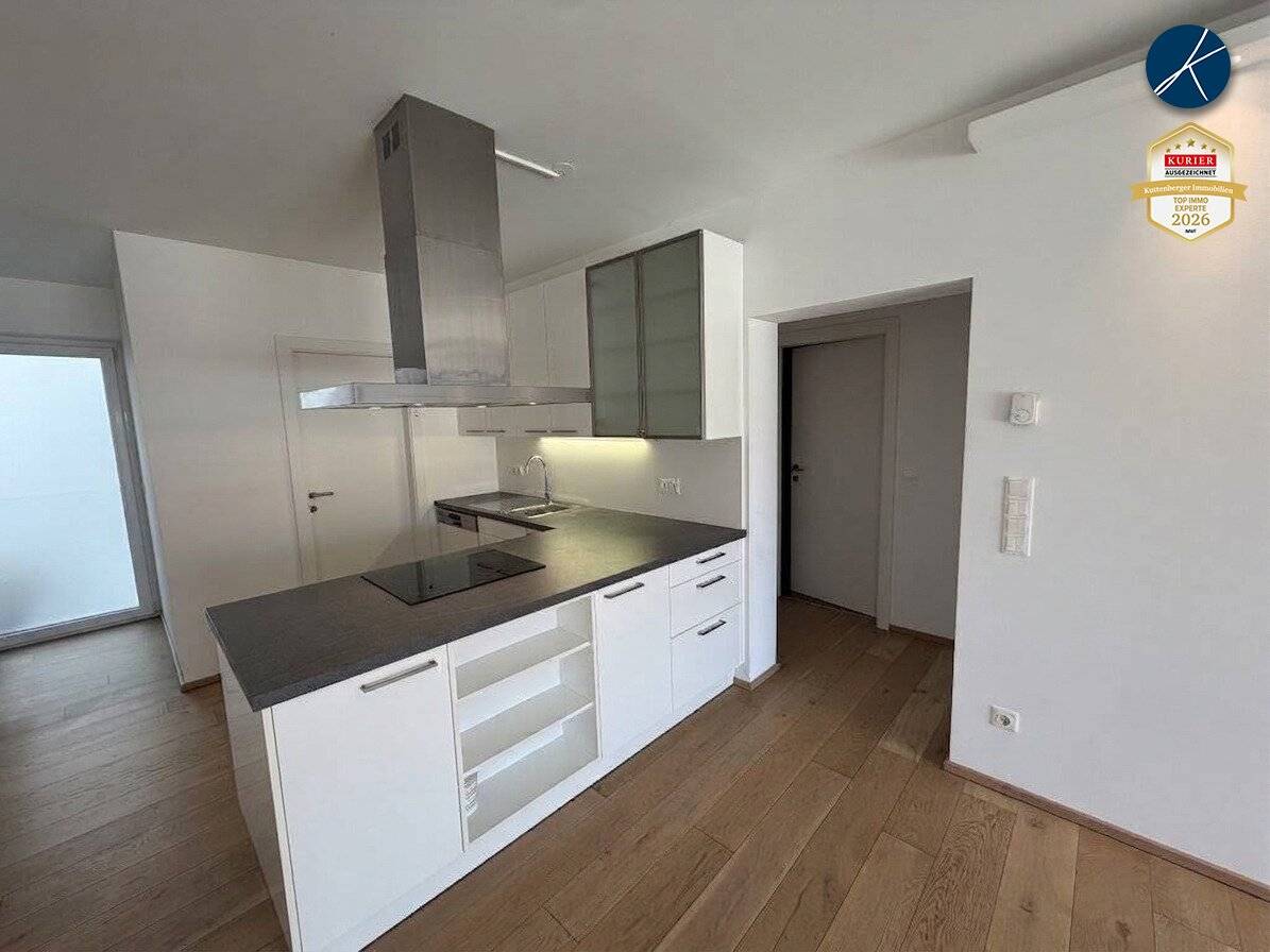 Modern 3-room apartment with terrace and garage parking space in Krems