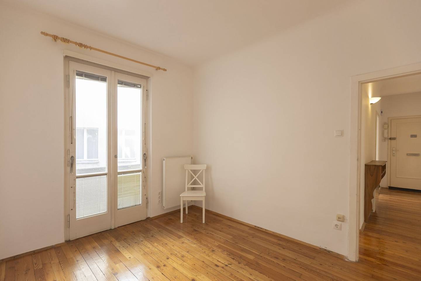Charmante Drei-Zimmer-Wohnung mit Balkon nächst Albertina