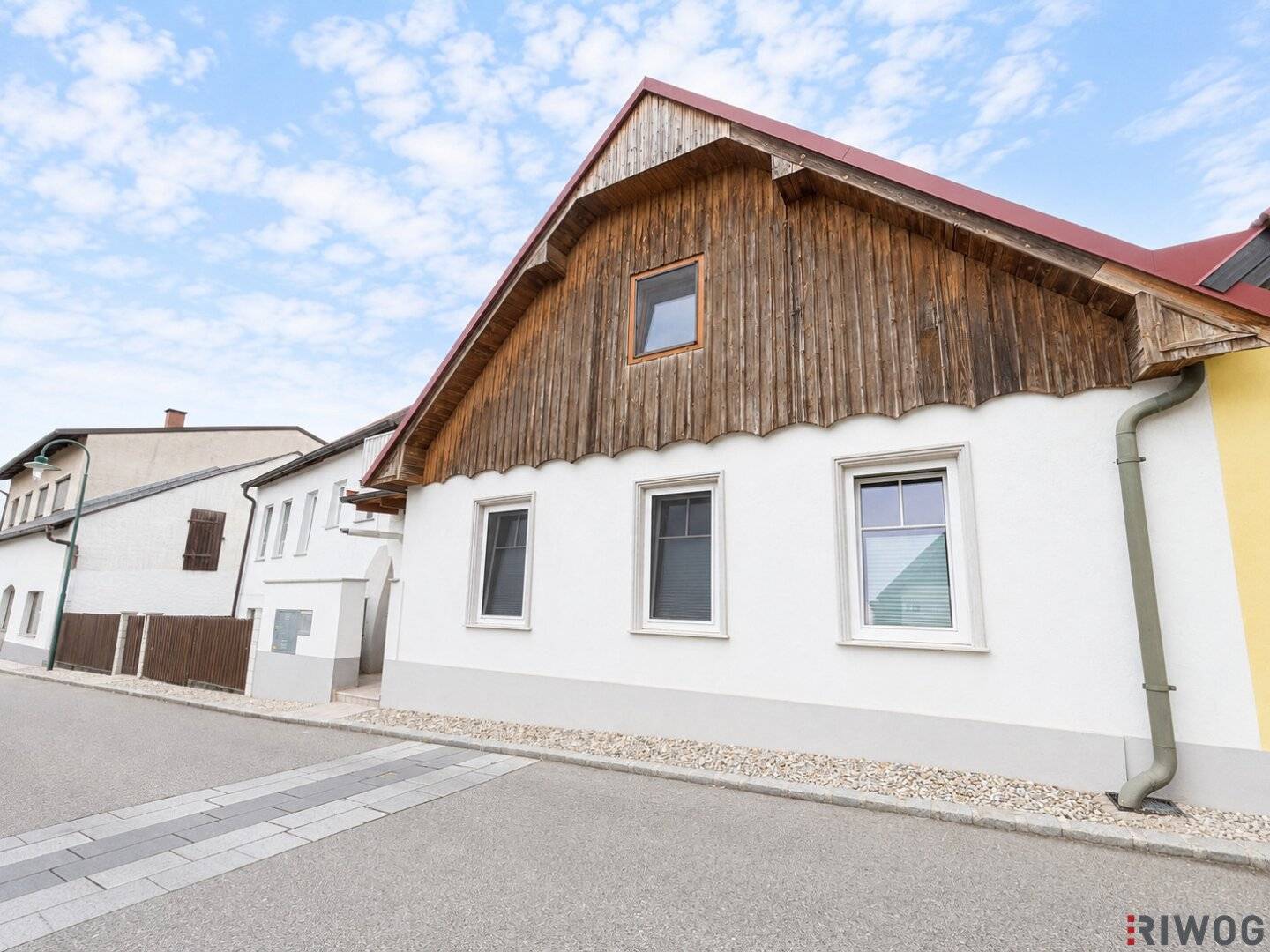 Charming single-family house with 40 m² terrace area
