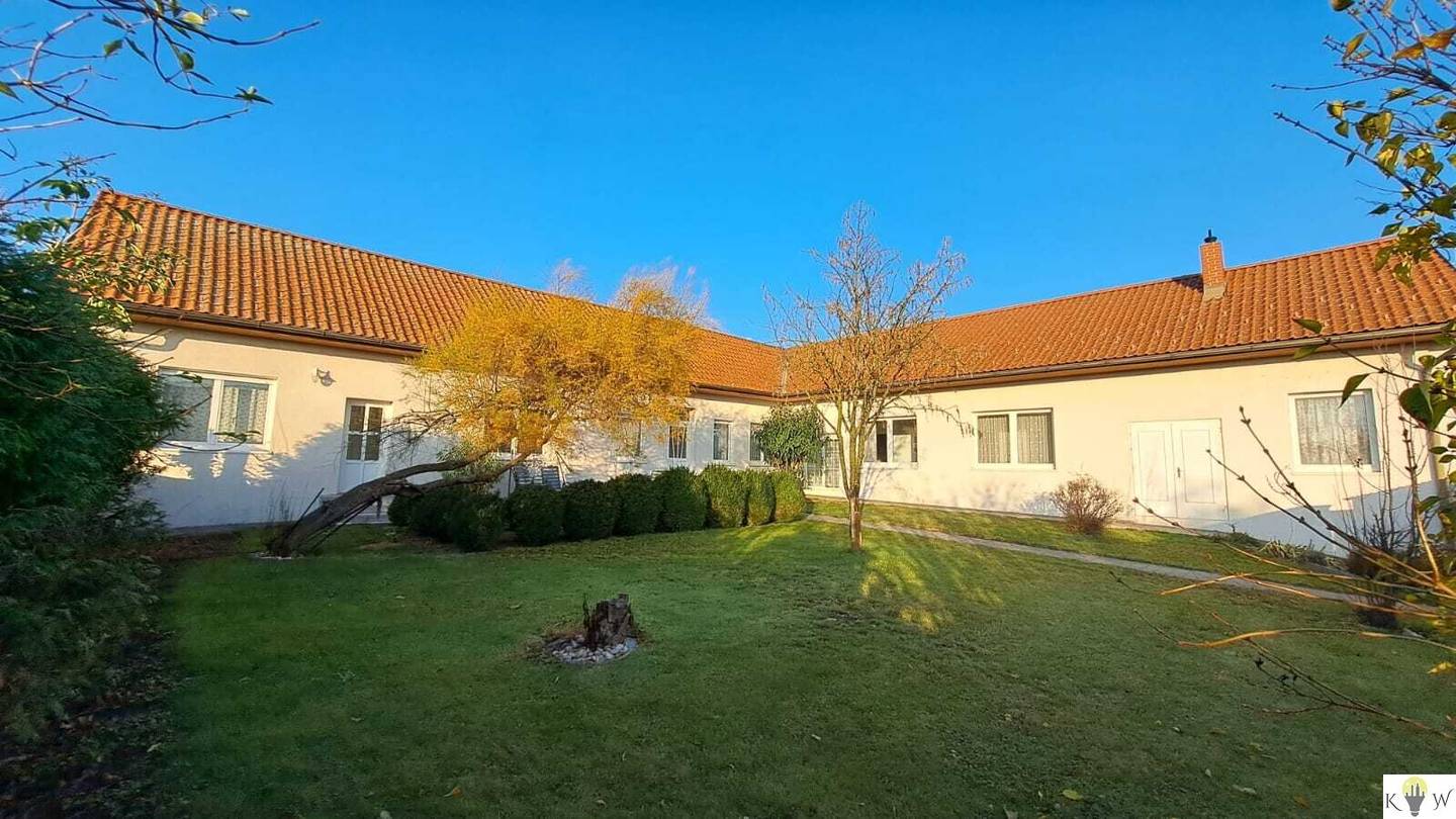Großzügiges Einfamilienhaus mit viel Platz und vielseitigen Nutzungsmöglichkeiten in Wallern