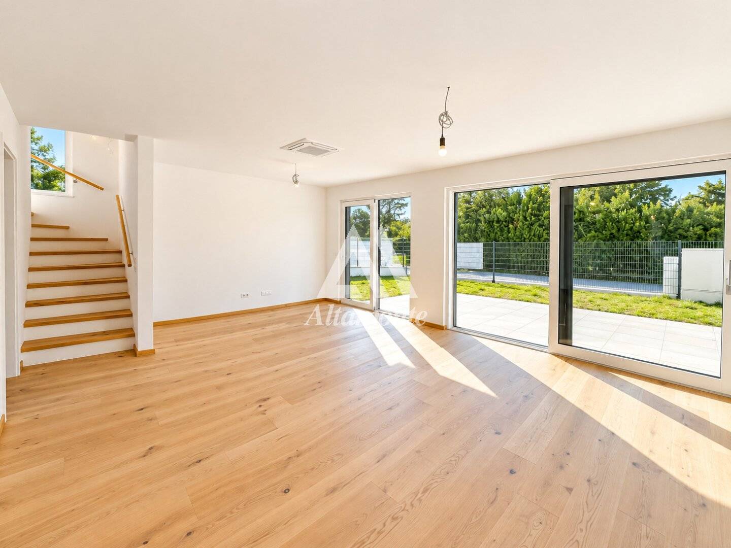 Showpiece - Idyllic Home with City Connection