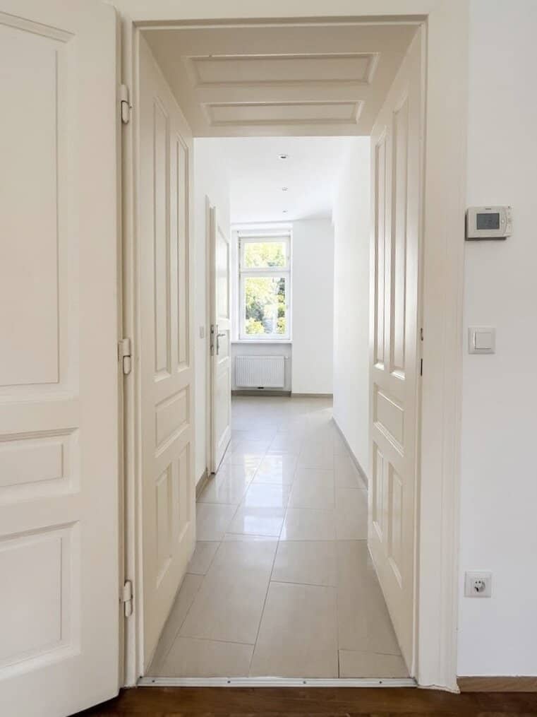 Renovated Old Building Studio in a Good Location