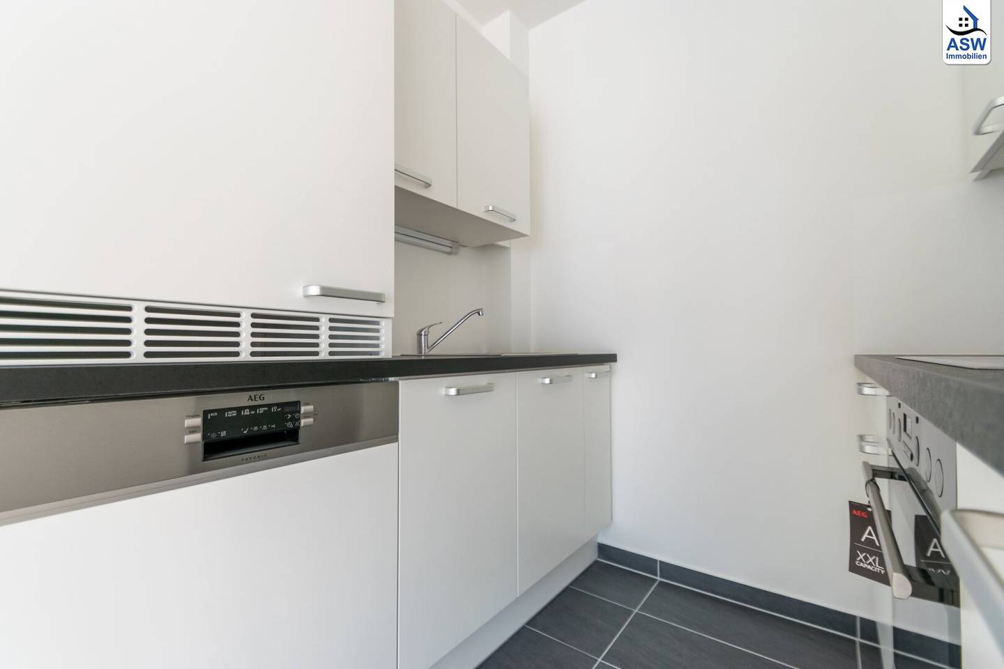 Modern, stylish 1-room apartment with French balcony near Meidling station
