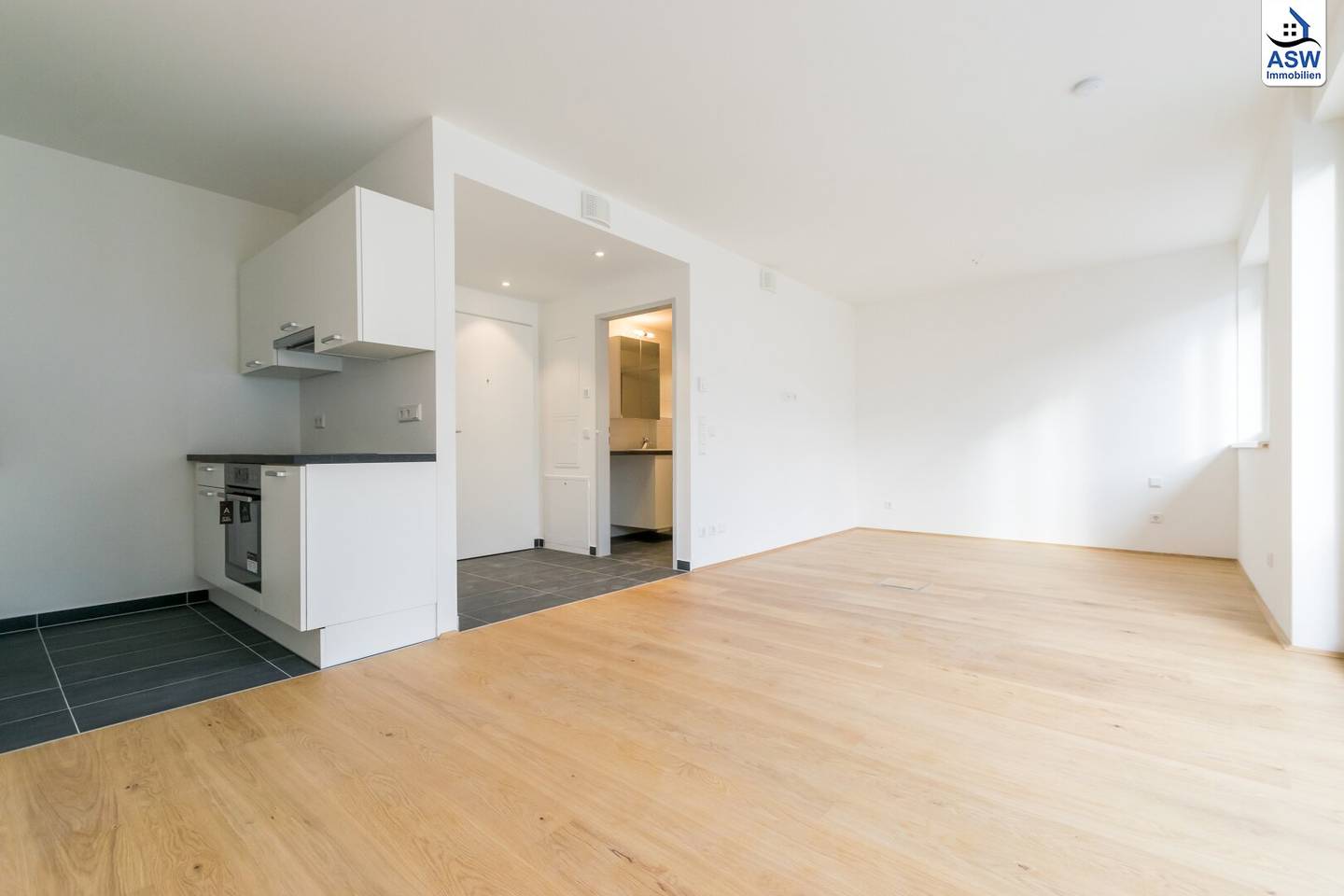 Modern, stylish 1-room apartment with French balcony near Meidling station