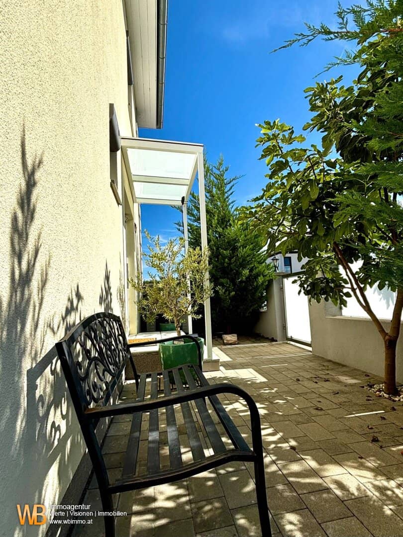 Modern energy-saving house in a quiet location with pool, sunny all day