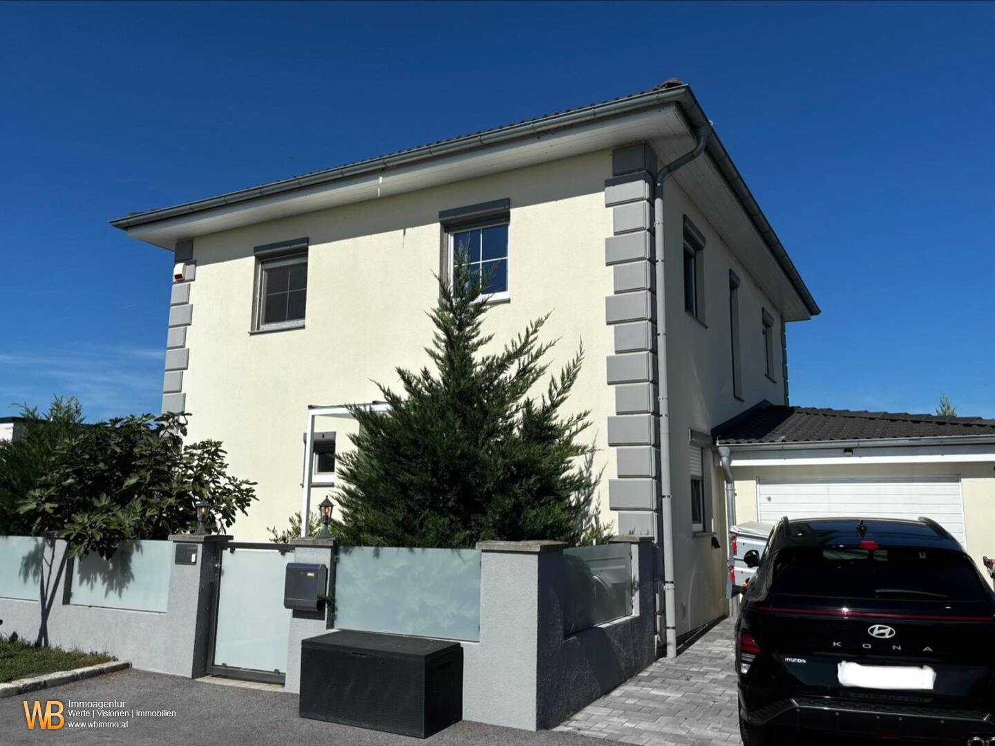 Modern energy-saving house in a quiet location with pool, sunny all day