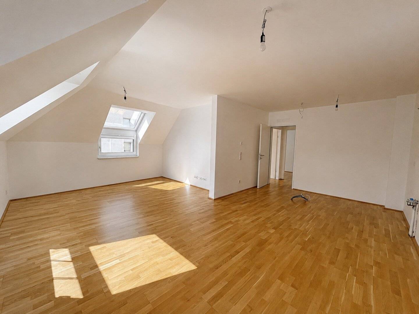 Perfectly laid out 4-room apartment near AKH
