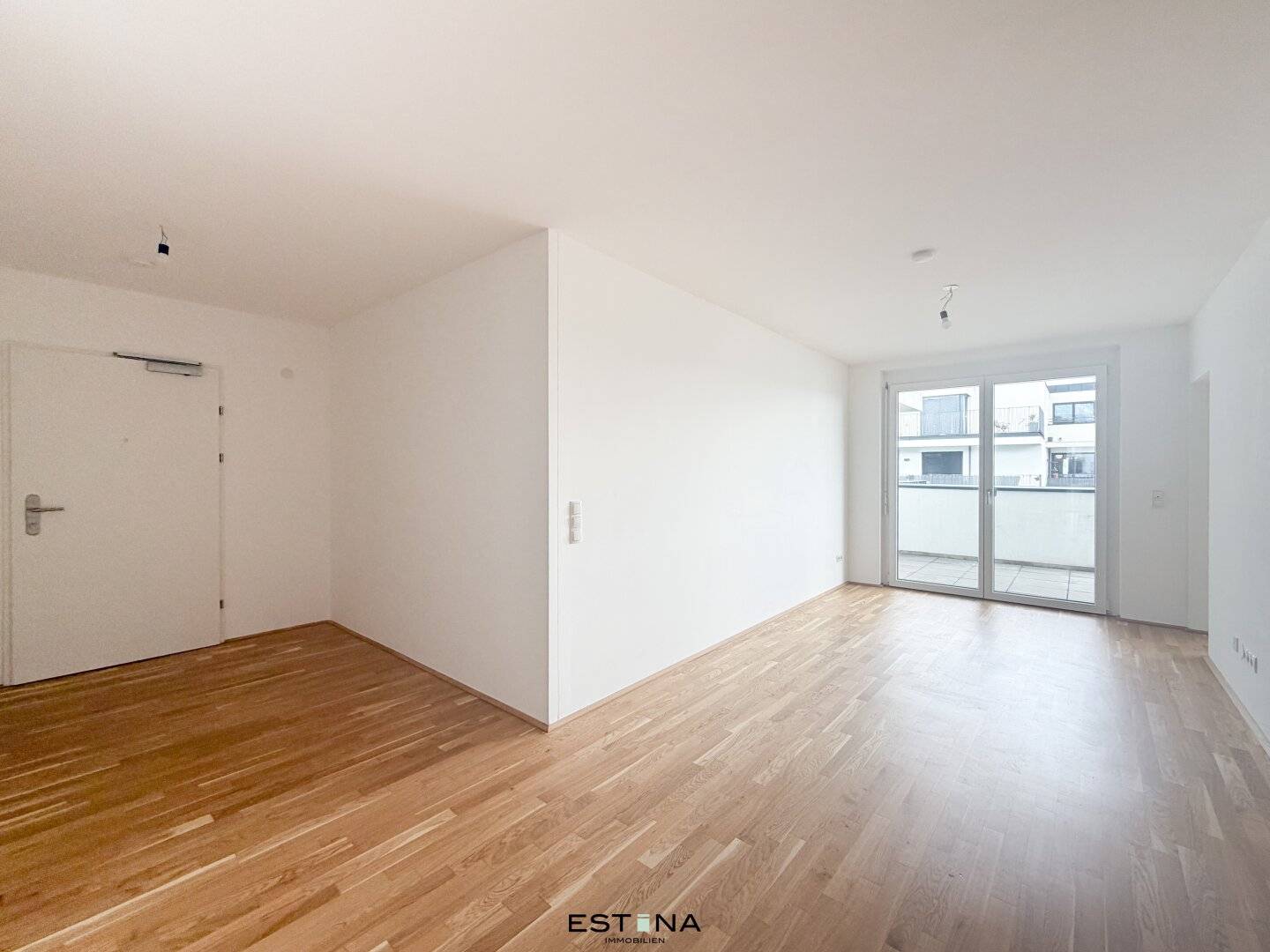 Family apartment with 2 balconies and storage room near the Donau Zentrum