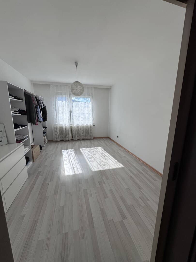 Well maintained, very well laid out 79 m² rental apartment (2.5 rooms) incl 1 parking space and optional garden use* – only € 600 monthly