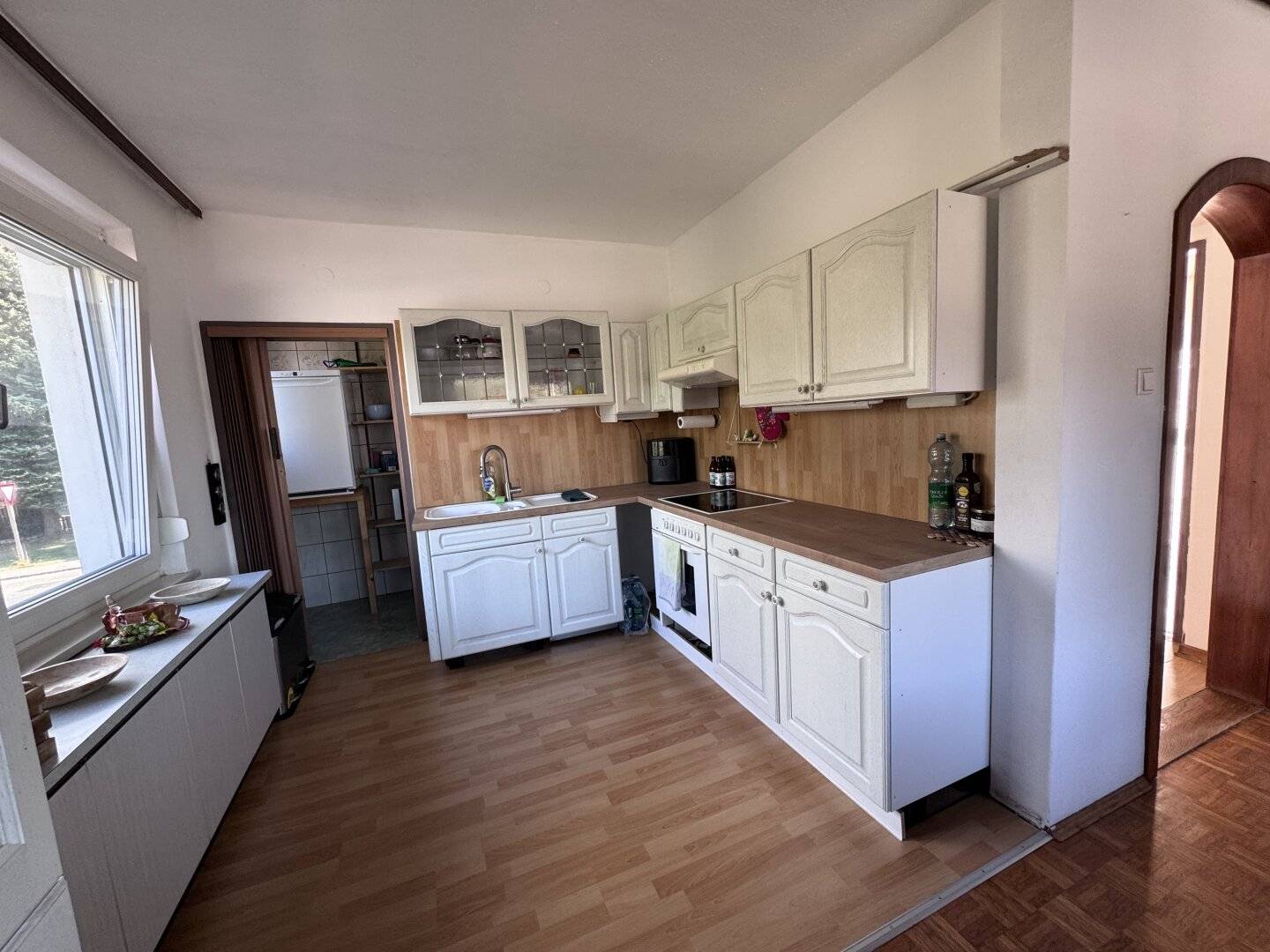 Well maintained, very well laid out 79 m² rental apartment (2.5 rooms) incl 1 parking space and optional garden use* – only € 600 monthly
