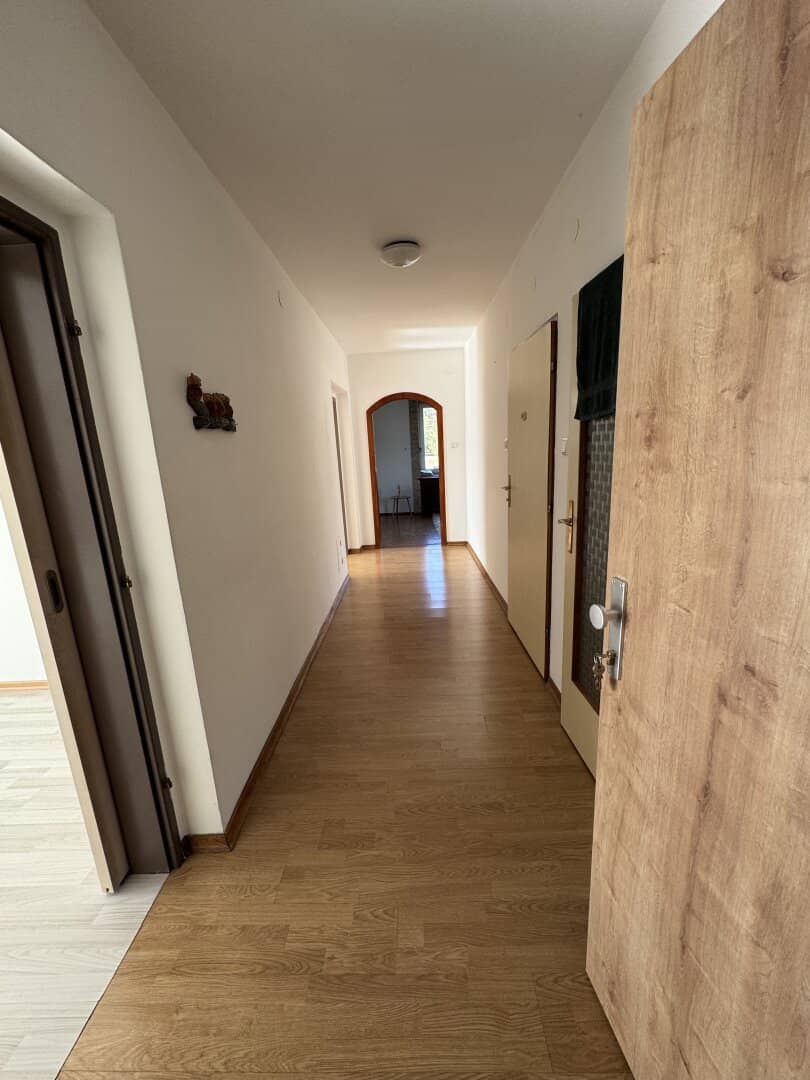 Well maintained, very well laid out 79 m² rental apartment (2.5 rooms) incl 1 parking space and optional garden use* – only € 600 monthly