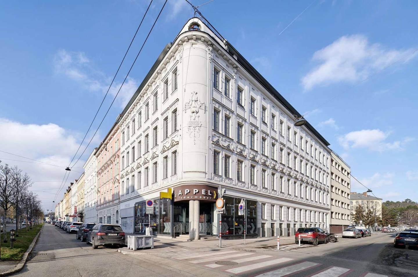 Erdgeschosswohnung im sanierten Gründerzeithaus mit Aufzug
