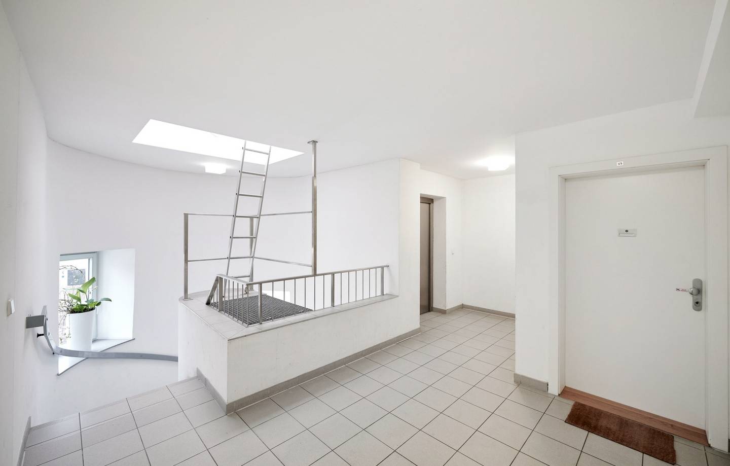 Erdgeschosswohnung im sanierten Gründerzeithaus mit Aufzug