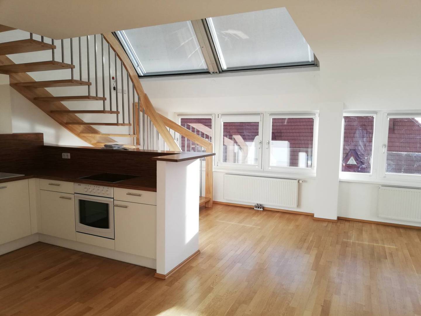 Top floor apartment with two terraces and lift