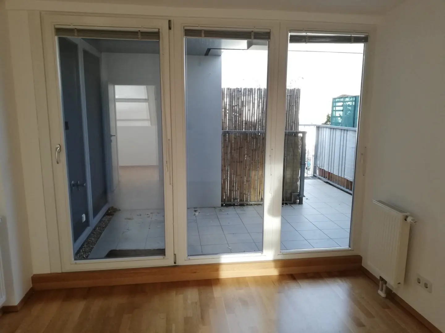 Sanierte Dachgeschosswohnung mit zwei Terrassen und Aufzug