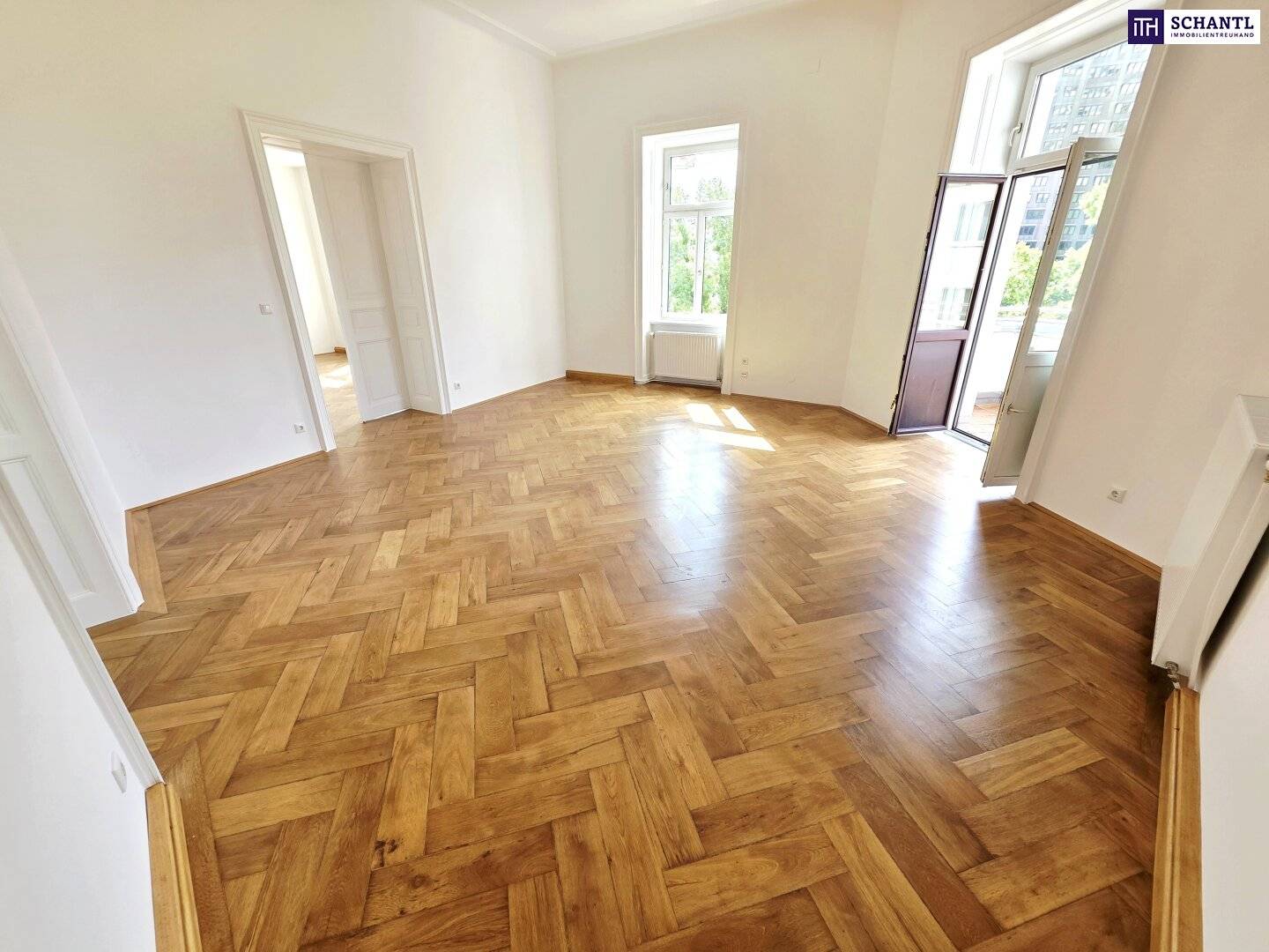 A period building to fall in love with! Donaukanal around the corner + Great view + Perfect infrastructure + 4 rooms plus separate kitchen + Small balcony