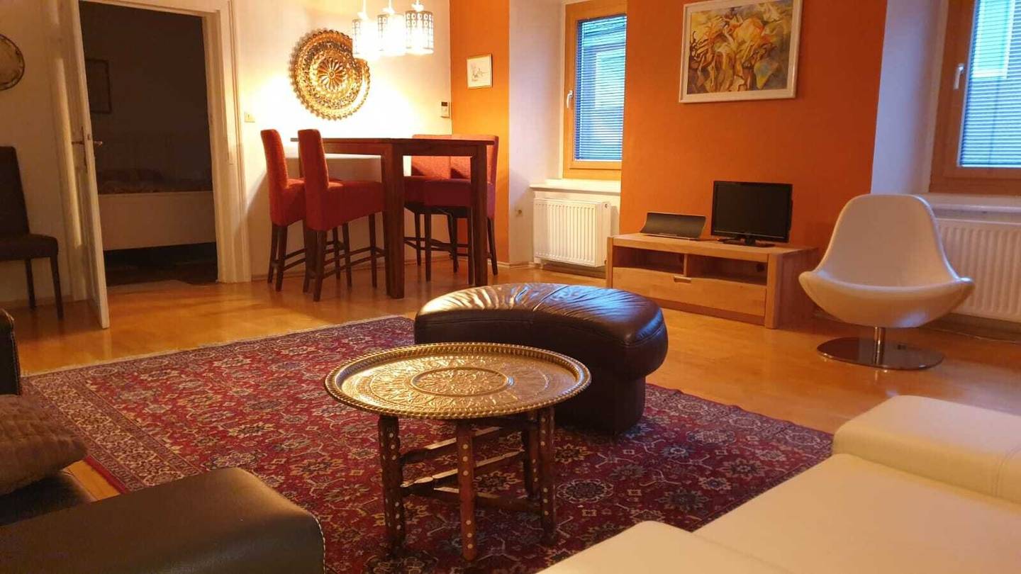 Altbau-Wohnung trifft See- &amp; Zentrumsnähe in Gmunden !!