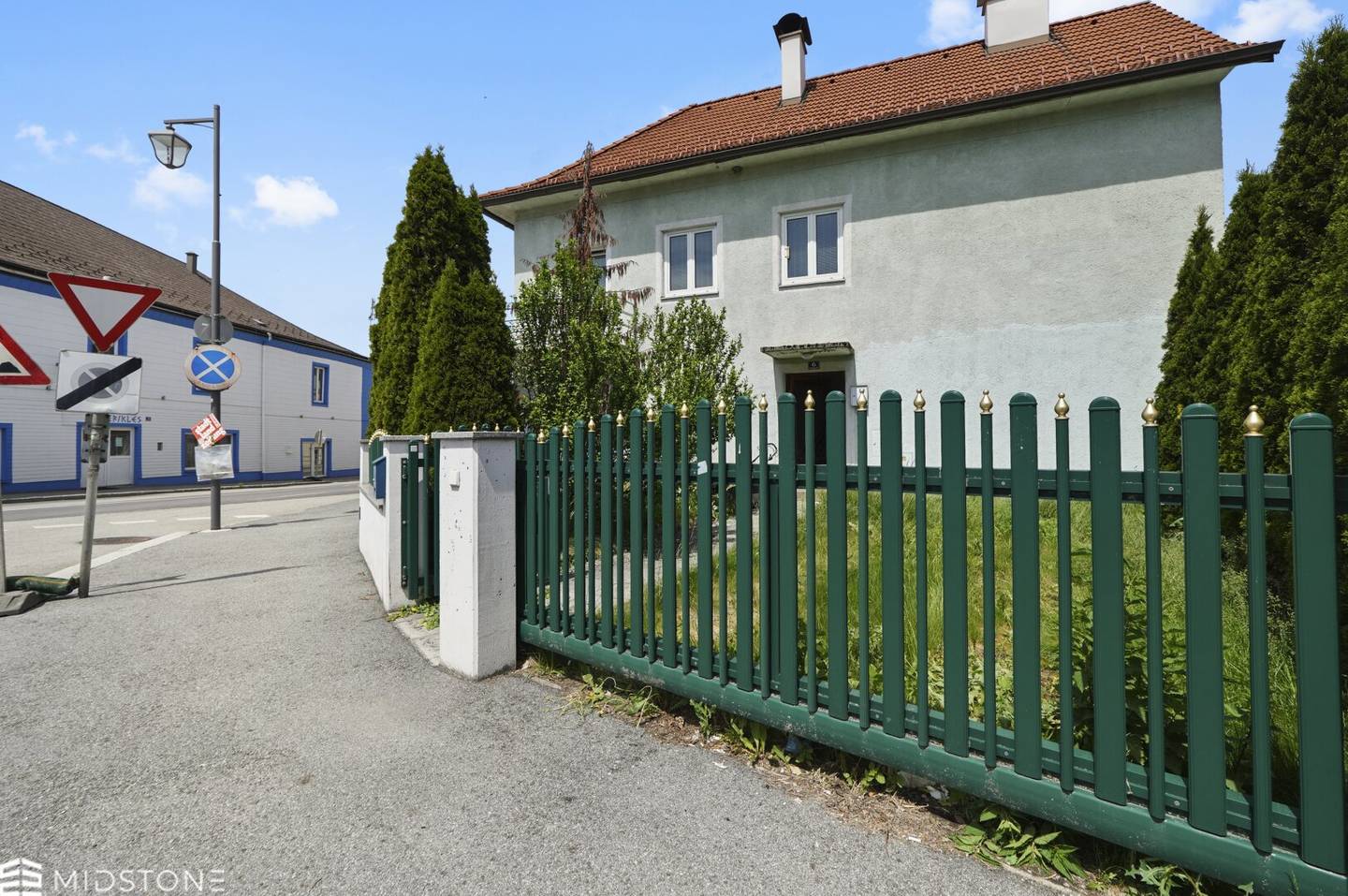 Single-family house in need of renovation with potential and garden in Gmünd