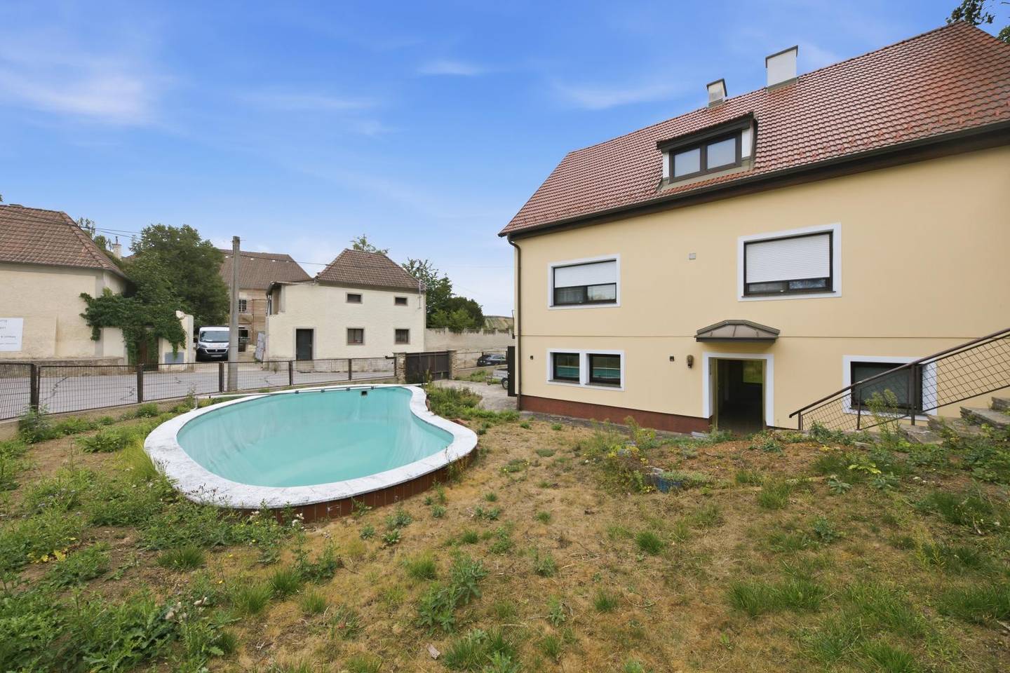 Family apartment with garden and excellent connections
