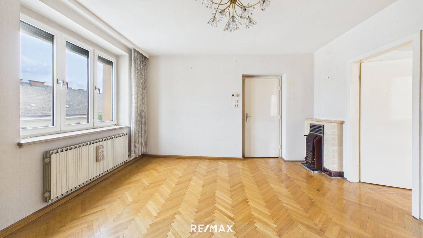 Zentrale ruhige Wohnung mit Loggia und Aufzug