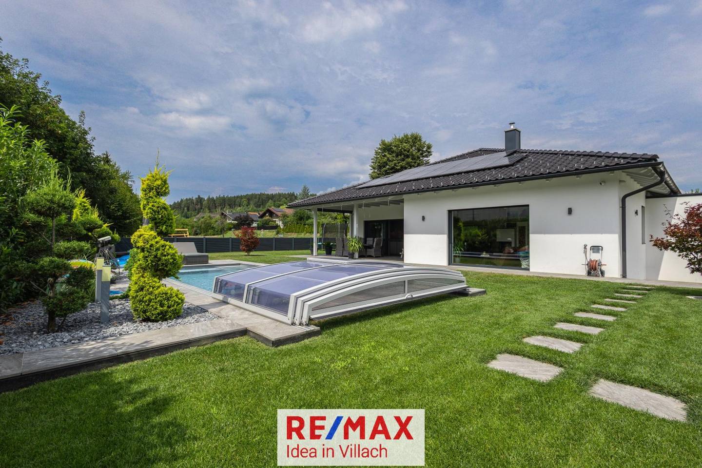 Barrierefreie Wohnung mit Pool und moderner Technik